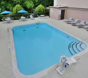 Hampton Inn Airport 