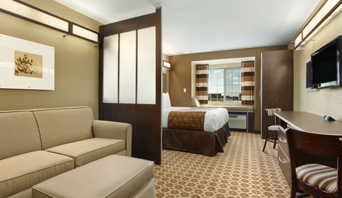 Suite, 1 Queen Bed, Accessible, Non Smoking (Mobility,roll-in shower)