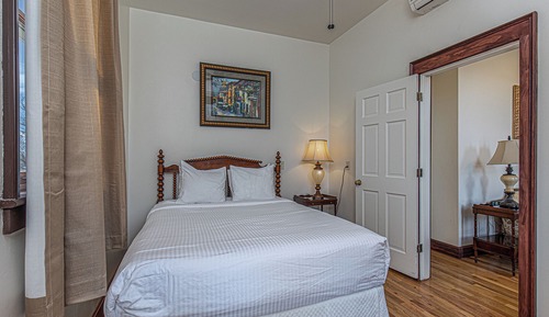 Palace Wing, 2 Queen Suite, Stair Access Only