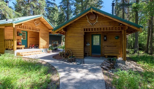 Studio, 1 King Bed, Fireplace, Garden View (Fishing Escape in the Woods)