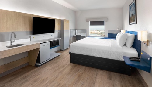 Suite, 1 King Bed with Sofa bed, Non Smoking