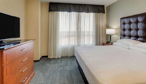 Suite, 1 King Bed with Sofa bed, Accessible (Sofa Sleeper, Tub, 2 Rooms)