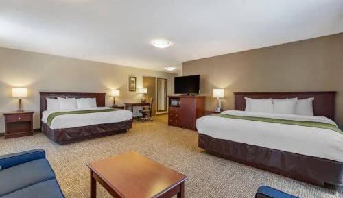 King Suite with Two King Beds - Non-Smoking
