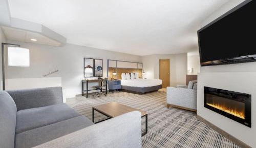 King Studio Suite with Sofa Bed - Non-Smoking