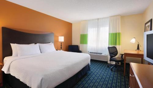 King Room with Bathtub - Mobility Access/Hearing Accessible