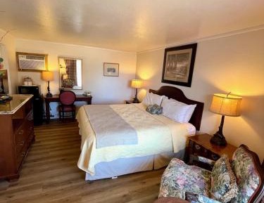 Standard King Room