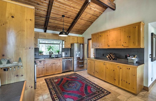 Whitefish House | Five star luxurious cabin with top of the line amenities.