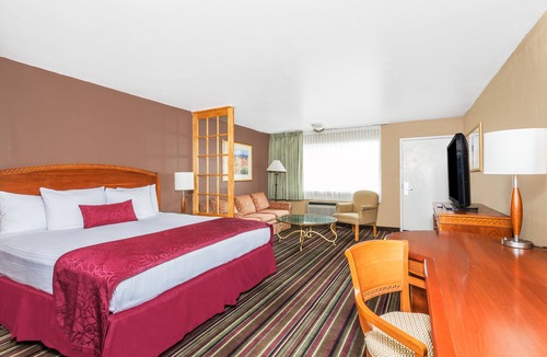 Logan Hotel | Days Inn & Suites by Wyndham Logan
