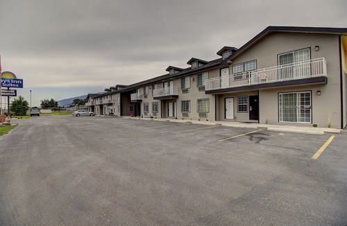 Missoula Hotel | Days Inn & Suites by Wyndham Lolo