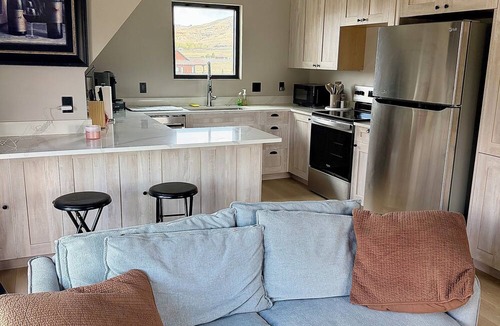Wapiti Ski Chalet | Cozy 2 Bed Chalet, 30 Min to Yellowstone with EV Charger