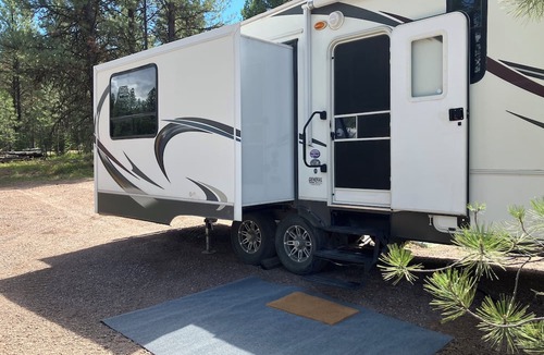 Greenough House | Enchanting 1-bedroom RV in Greenough