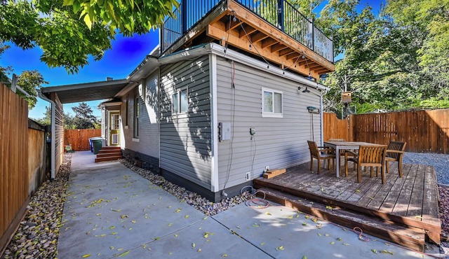 Modern Victorian Retreat @ 9&9 * Dog welcome