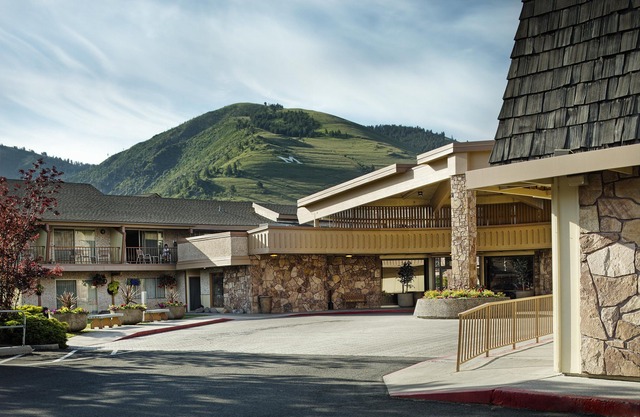 DoubleTree by Hilton Missoula Edgewater